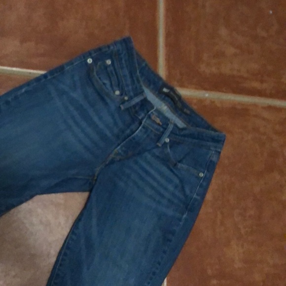 Denim Levis Jeans - Picture 2 of 3